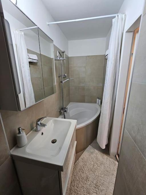Affordable Suite In Vienna'S Hotpoint Extérieur photo
